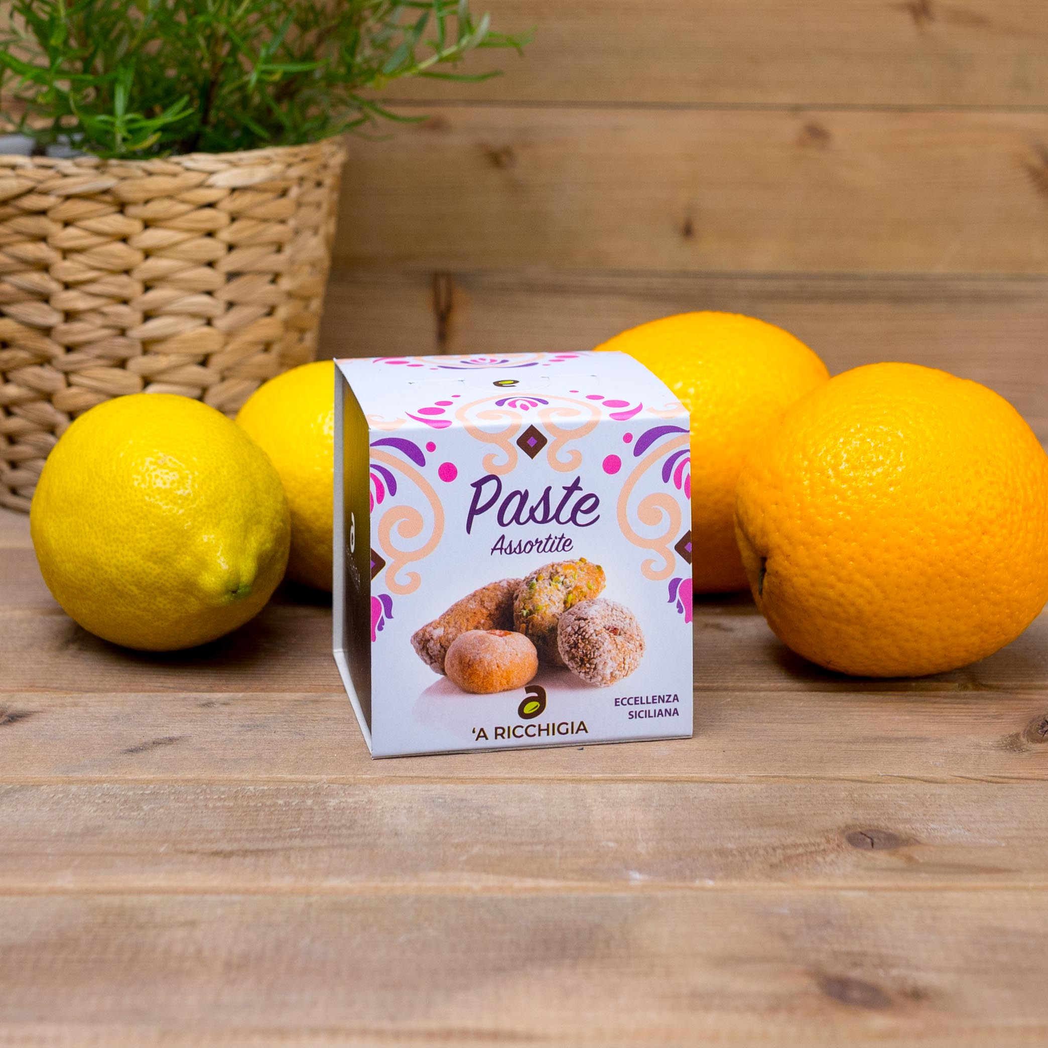 Ciastka o smaku migdałów, orzechów laskowych i pistacji 150g 'A Ricchigia