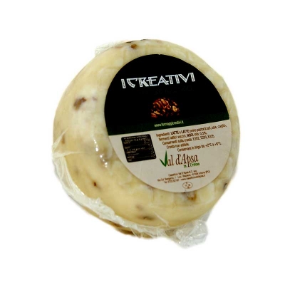 Ser Formaggio z mleka krowiego i owczego z orzechami